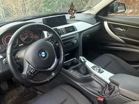 Gebraucht BMW 318 143 PS (105 kW) 2013 Blau Limousine
