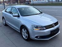 Gebraucht VW Jetta Comfortline 105 PS (77 kW) 2011 Reflexsilber metallic Limousine