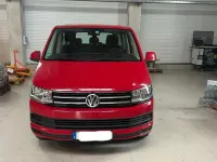 Gebraucht VW Caravelle 199 PS (146 kW) 2019 Rot Van