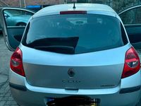 Gebraucht Renault Clio III 65 PS (47 kW) 2006 Silber Kleinwagen