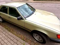 Gebraucht Mercedes 250 90 PS (66 kW) 1986 Gold Limousine