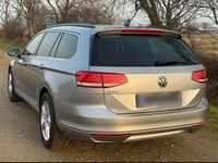 Gebraucht VW Passat 150 PS (110 kW) 2018 Grau Kombi