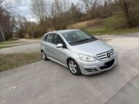 Gebraucht Mercedes B180 109 PS (80 kW) 2010 Silber Van / Kleinbus