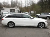 Gebraucht Mercedes E220 194 PS (142 kW) 2019 Weiß Kombi