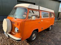 gebraucht VW T2 Westfalia Baujahr 1974 in orange mit Aufstelldach
