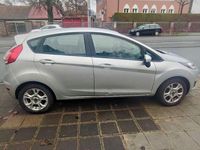 Gebraucht Ford Fiesta 82 PS (60 kW) 2014 Silber Kleinwagen