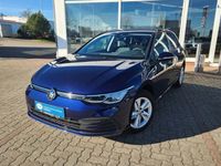 Gebraucht VW Golf VIII Life 131 PS (96 kW) 2023 Atlantic blue metallic Limousine