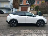Gebraucht Peugeot e-2008 Allure 100 kW (136 PS) 2023 Weiß SUV