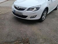Gebraucht Opel Astra Design Edition 165 PS (121 kW) 2011 Weiß Kombi