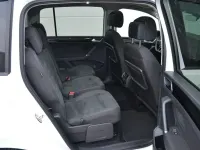 Gebraucht VW Touran Highline 150 PS (110 kW) 2021 Weiß Van / Kleinbus