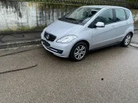 Gebraucht Mercedes A180 Elegance 109 PS (80 kW) 2011 Silber Van / Kleinbus