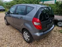 Gebraucht Mercedes A160 95 PS (69 kW) 2011 Grau Kleinwagen