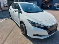 Gebraucht Nissan Leaf Acenta 110 kW (150 PS) 2023 Weiß Kleinwagen