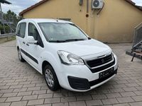 Gebraucht Peugeot Partner Tepee 110 PS (80 kW) 2016 Weiß Van / Kleinbus
