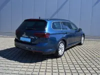 Gebraucht VW Passat IQ Drive 150 PS (110 kW) 2022 Aquamarinblau metallic (metallic) Kombi