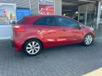 Gebraucht Kia Rio 109 PS (80 kW) 2016 Rot Kleinwagen