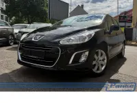 Gebraucht Peugeot 308 Active 120 PS (88 kW) 2012 Schwarz Limousine
