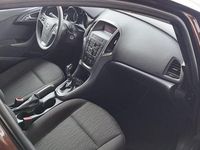 Gebraucht Opel Astra Edition 140 PS (102 kW) 2012 Braun Limousine