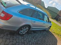 Gebraucht Skoda Superb 140 PS (102 kW) 2012 Silber Limousine