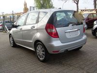 Gebraucht Mercedes A200 Elegance 136 PS (100 kW) 2011 Silber Kleinwagen