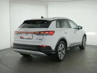 Gebraucht Audi Q4 e-tron Ambiente 219 kW (299 PS) 2023 Gletscherweiß metallic SUV