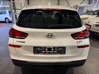 Gebraucht Hyundai i30 116 PS (85 kW) 2019 Weiß Kombi