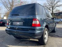 Gebraucht Mercedes ML270 163 PS (119 kW) 2002 Schwarz SUV