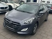 Gebraucht Hyundai i30 Trend 110 PS (80 kW) 2015 Grau Kombi