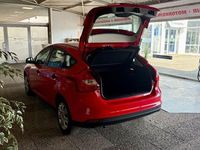 Gebraucht Ford Focus Ambiente 86 PS (63 kW) 2014 Rot Limousine