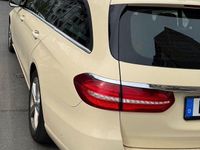 Gebraucht Mercedes E220 194 PS (142 kW) 2019 Beige Limousine