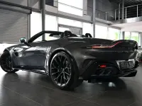 Neu Aston Martin V8 Vantage 665 PS (489 kW) 2026 Grau Cabrio