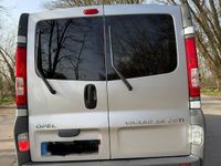 Gebraucht Opel Vivaro 145 PS (106 kW) 2011 Silber Van / Kleinbus