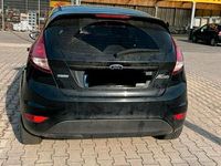 Gebraucht Ford Fiesta 75 PS (55 kW) 2014 Schwarz Kleinwagen