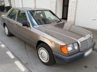 Gebraucht Mercedes E230 132 PS (97 kW) 1987 Braun Limousine
