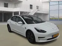Gebraucht Tesla Model 3 Standard Range 225 kW (306 PS) 2021 Weiß Limousine