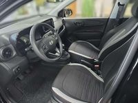 Gebraucht Hyundai i10 Select 63 PS (46 kW) 2025 Phantom black / met Kleinwagen