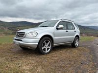 Gebraucht Mercedes ML320 218 PS (160 kW) 2001 Silber SUV