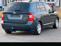 Gebraucht Kia Carens 144 PS (105 kW) 2009 Grün Van / Kleinbus