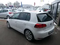 Gebraucht VW Golf VI 105 PS (77 kW) 2011 Weiß Kleinwagen