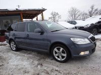 Gebraucht Skoda Octavia Ambiente 122 PS (89 kW) 2011 Grau Kombi