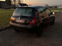 Second-hand Renault Clio II 75 CP (55 kW) 2005 Negru Hatchback