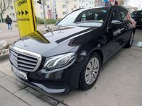 Gebraucht Mercedes E220 Avantgarde 194 PS (142 kW) 2020 Schwarz Limousine