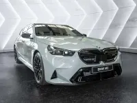 Neu BMW M5 Sport Line 727 PS (534 kW) 2026 Grau Kombi