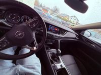 Usado Opel Insignia 170 HP (125 kW) 2019 Cinzento Sedan