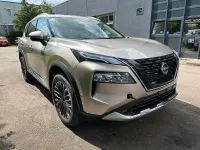 Neu Nissan X-Trail Tekna 213 PS (156 kW) 2025 Silber SUV