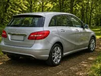 Gebraucht Mercedes B180 122 PS (89 kW) 2012 Silber Van / Kleinbus