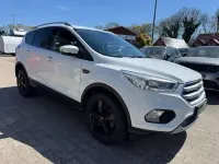 Gebraucht Ford Kuga 150 PS (110 kW) 2018 Weiß SUV