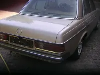 Gebraucht Mercedes 240 72 PS (52 kW) 1989 Bronze Limousine