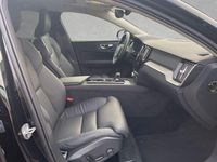 Gebraucht Volvo V60 Plus 197 PS (144 kW) 2025 Onyx schwarz Kombi