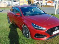 Neu Hyundai i30 101 PS (74 kW) 2025 Rot Limousine